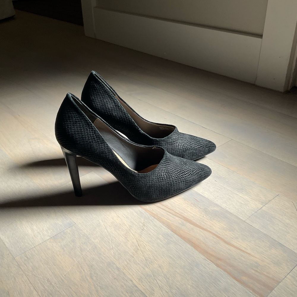 Joe’s heels size 6.5